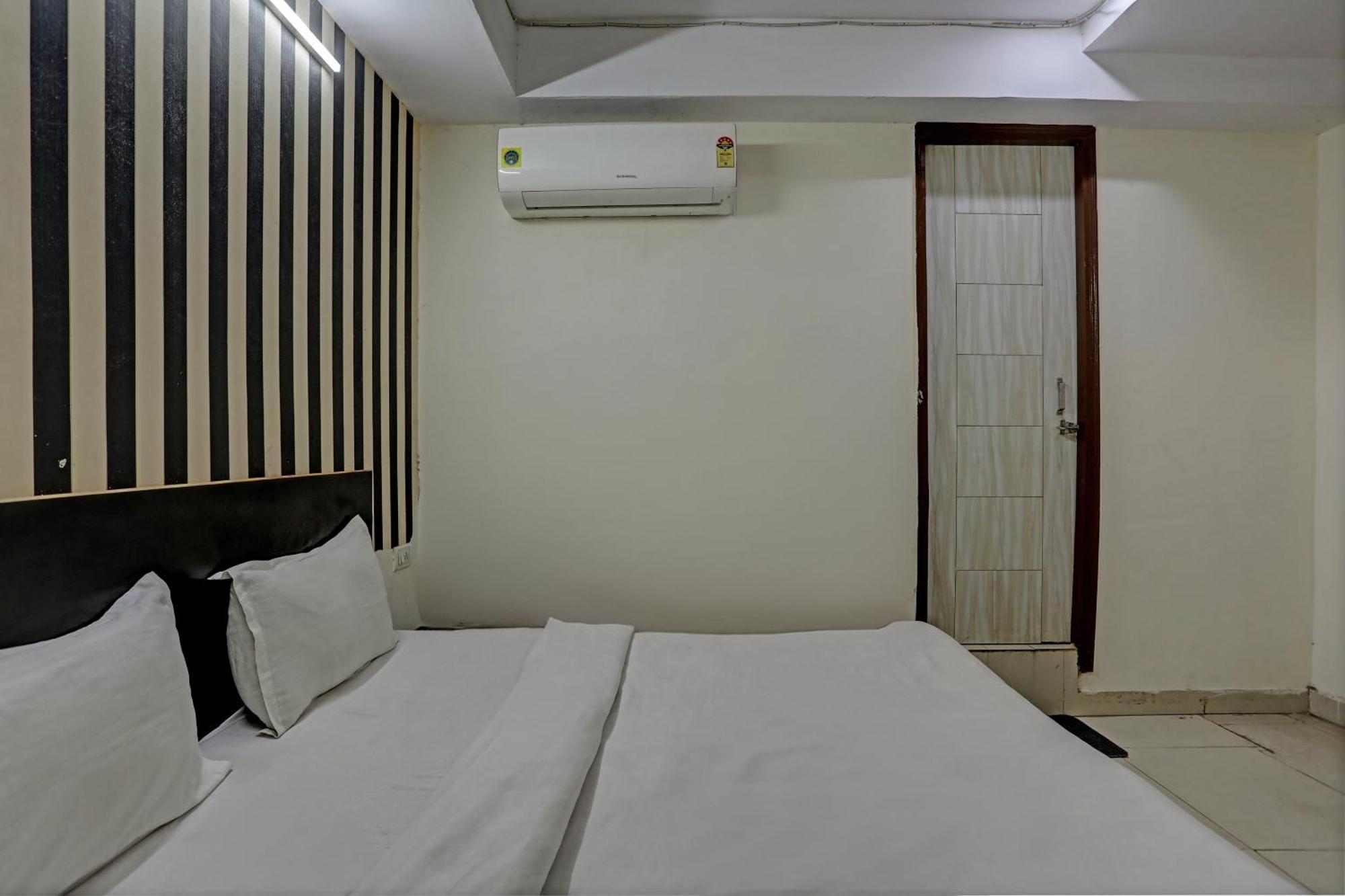 Hotel O Kanak Palace ニューデリー エクステリア 写真